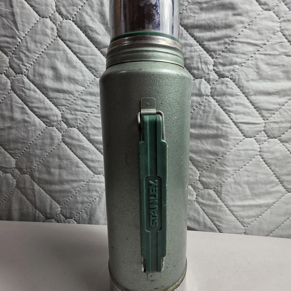 Aladdin Stanley Green Vacuum Bottle Thermos Quart A-944DH USA Pour Spout Top VTG - Picture 2 of 10